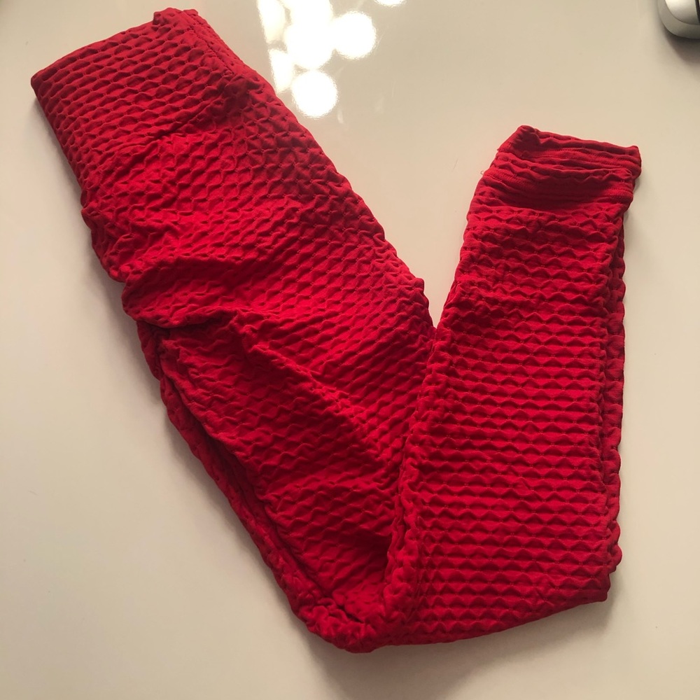 Red Textured Ruched Leggings